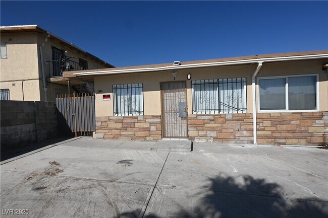 Primary Photo - 715 N 11th St