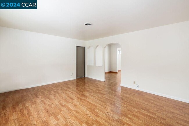 Building Photo - 1326 Babel Ln