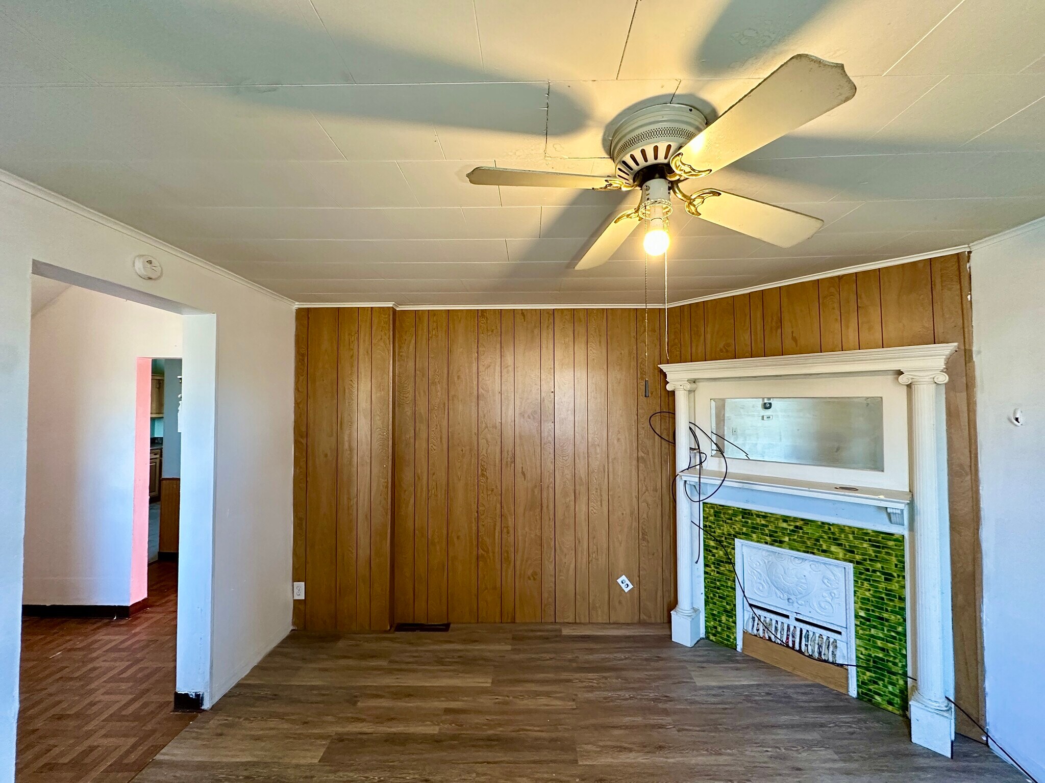 Building Photo - 628 Superior St