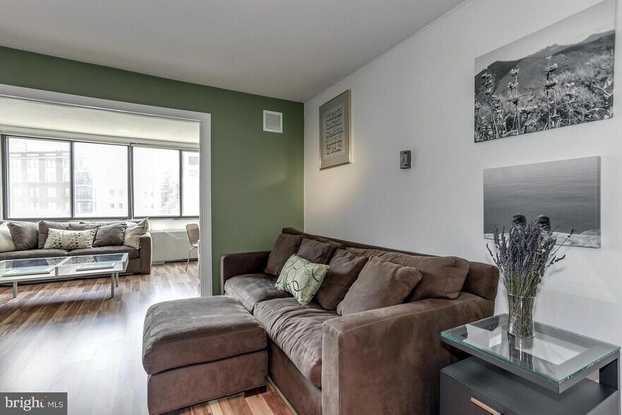 Living Room - 2201 L St NW