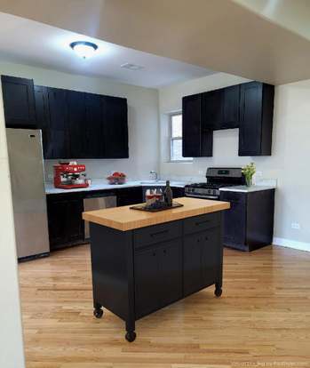 Building Photo - 5324 S King Dr