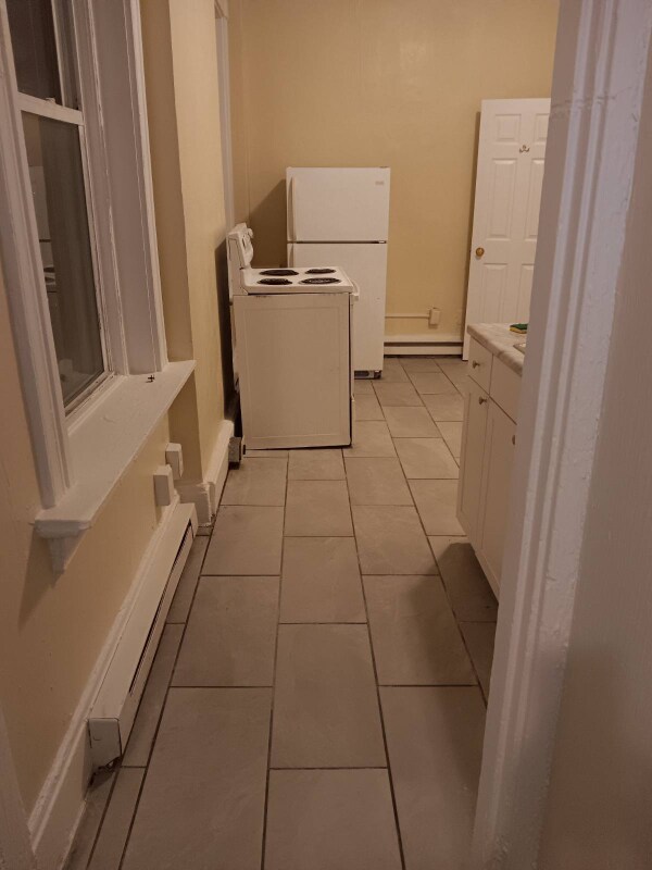 Building Photo - 2467 W McMicken Ave