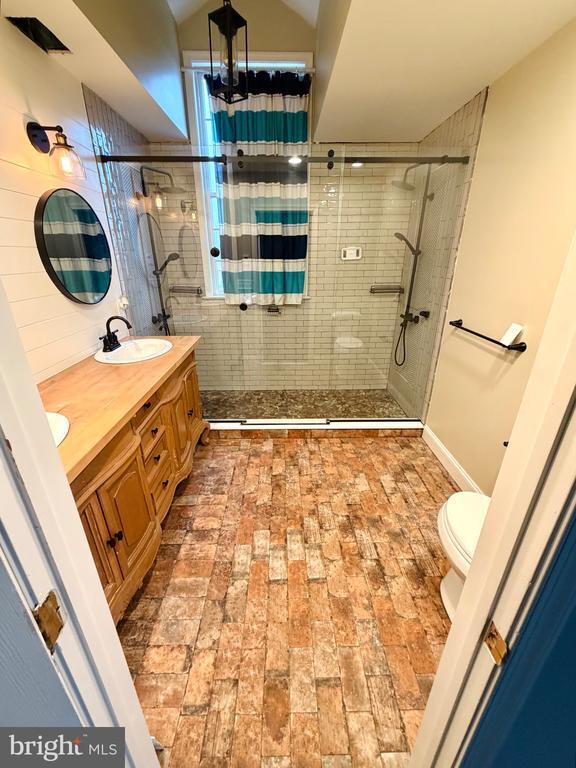 Building Photo - 3679 Pickertown Rd