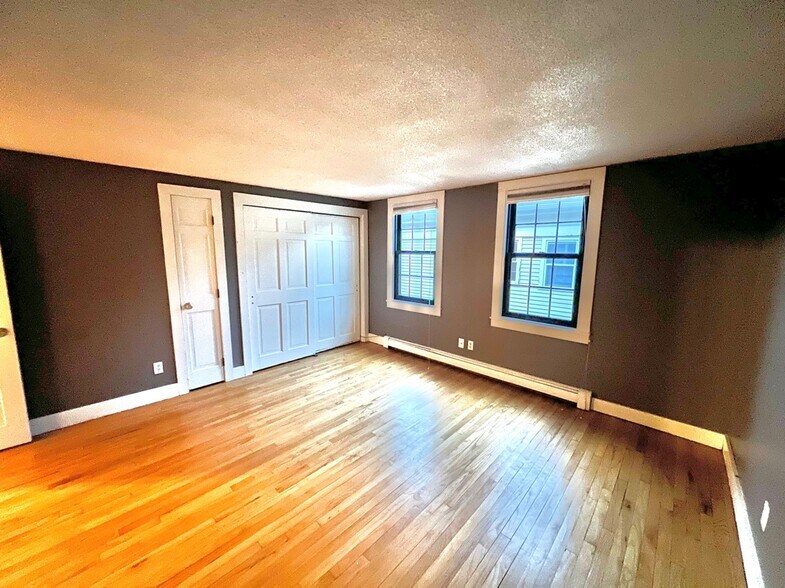 Building Photo - 11 Starr St