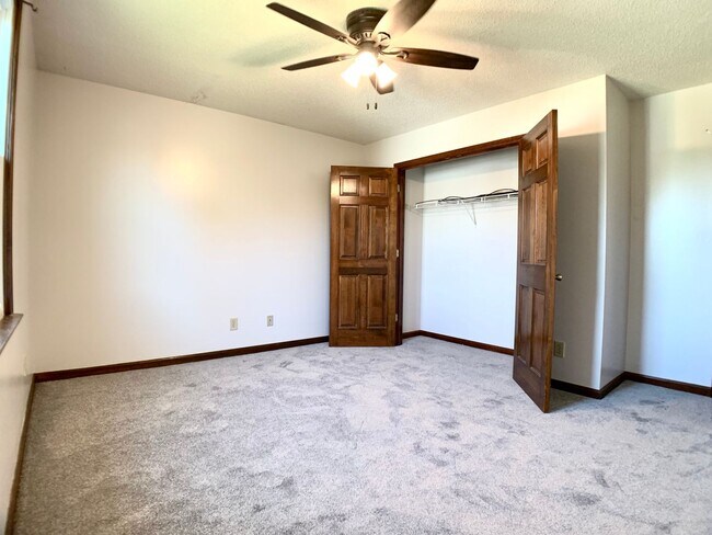 Building Photo - 501 Eysian Rd