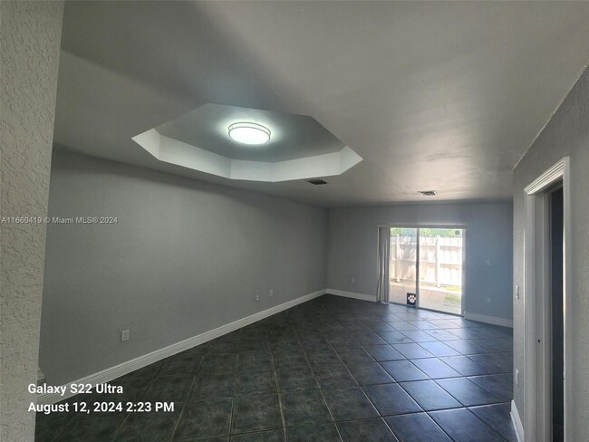 Building Photo - 14121 SW 120th Ct