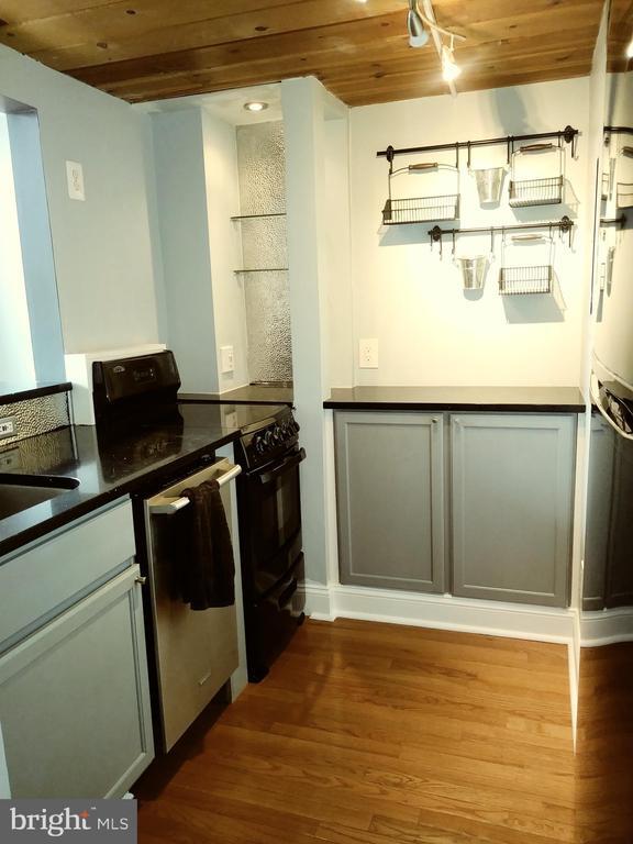 Building Photo - 1010 Race St