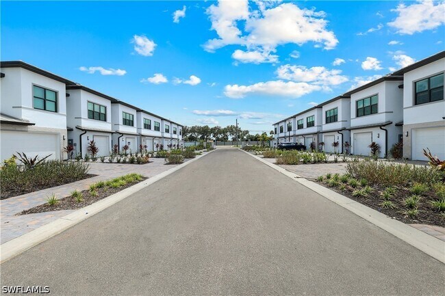 Building Photo - 27907 Radiant Ct