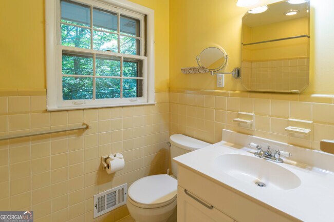 Building Photo - 2535 Melinda Dr NE