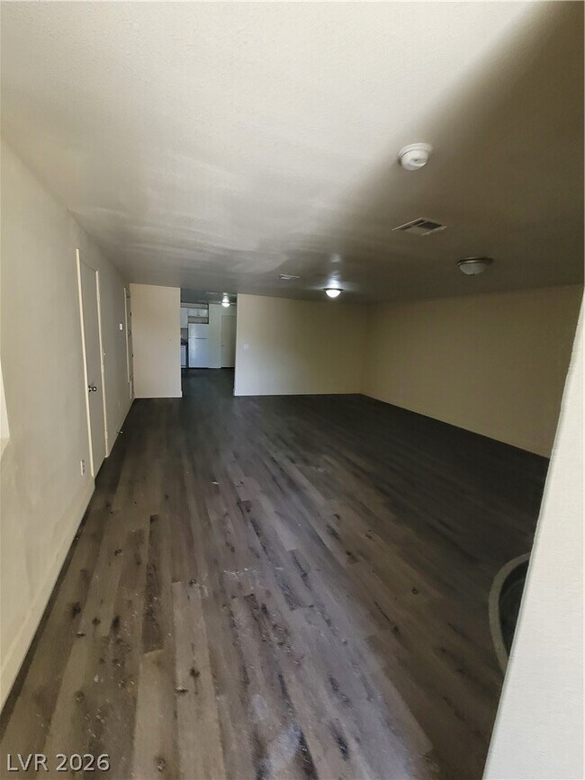 Building Photo - 3412 Townhouse Dr