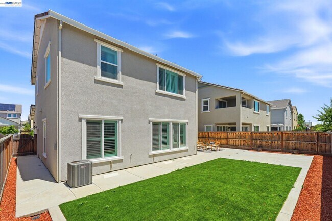 Building Photo - 1550 Plumas Dr