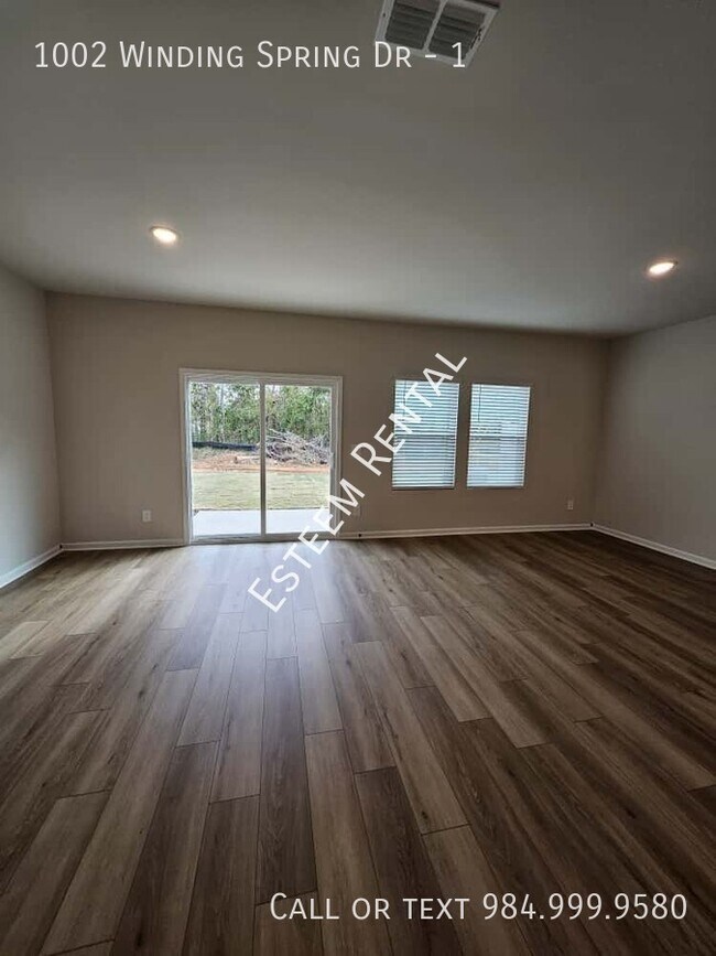 Building Photo - 1002 Winding Spg Dr