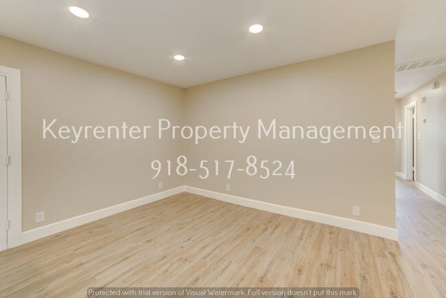 Building Photo - Recently Renovated 3 Bed 2 Bath in Collinsville!