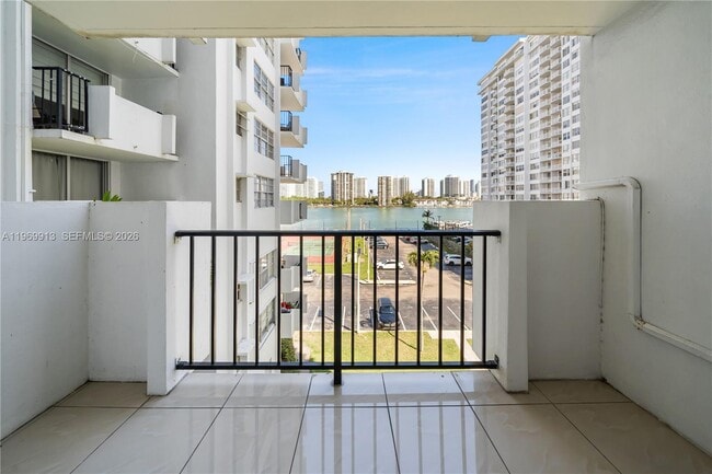 Building Photo - 2750 NE 183rd St