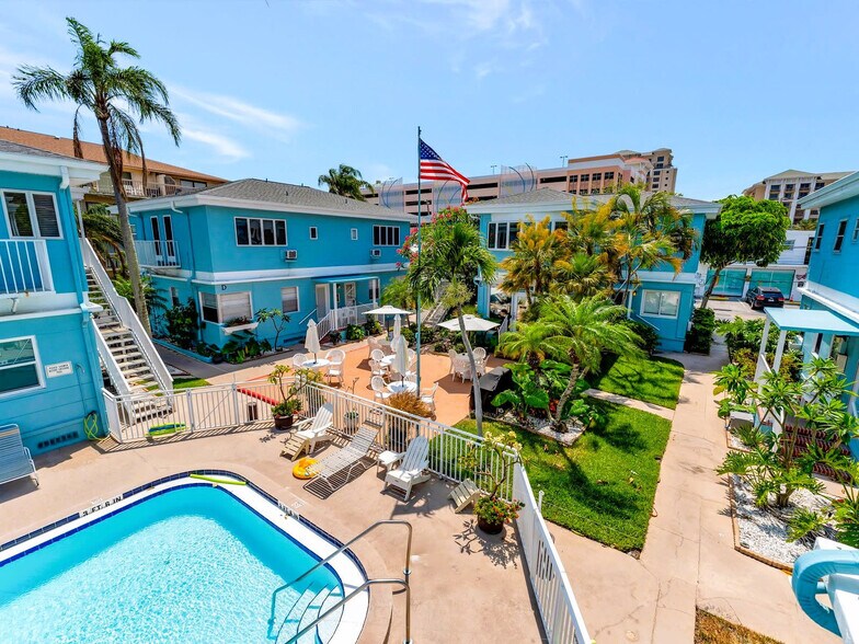 Building Photo - 483 E Shore Dr