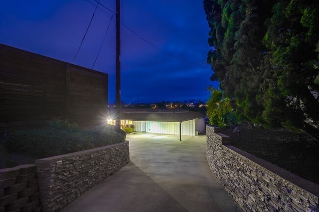 Building Photo - Beautiful Home in the Heart of Point Loma