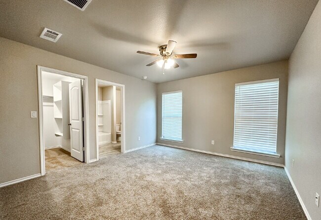 Building Photo - Beautiful Home in Upland Crossing!