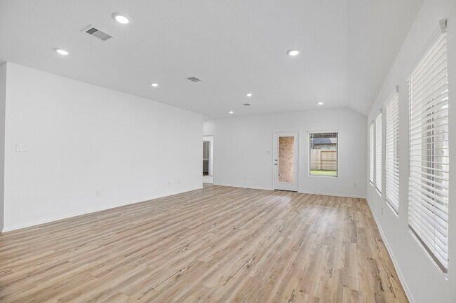 Building Photo - 31546 Beacon Cove Trl