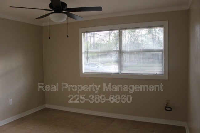 Building Photo - 2156 Seracedar St