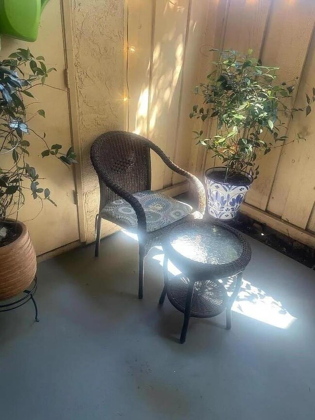 Building Photo - 247 N Capitol Ave