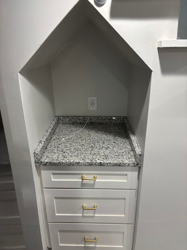 Building Photo - 210 Boston Dr