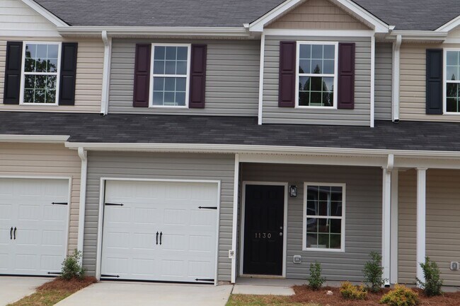 Building Photo - Two bedroom, 2.5 bath townhome in Ridge Creek, Whitsett