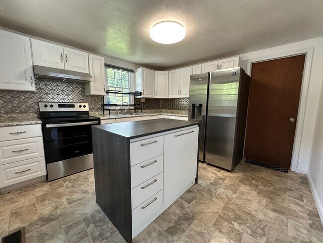 Building Photo - 2752 Carrollwood Heights Rd