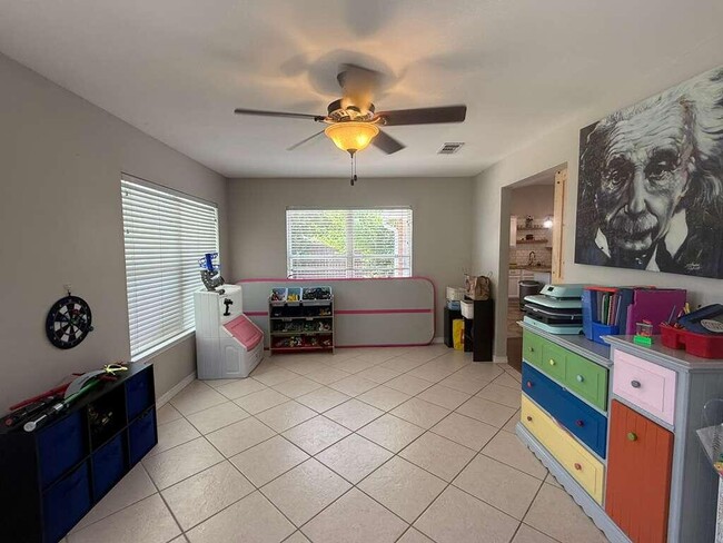 Building Photo - 4216 Shadow Ln