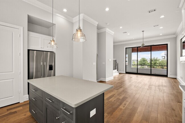 Building Photo - 8711 Oak Kolbe Ln