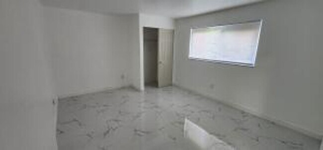 Building Photo - 3205 NW 87th Ave