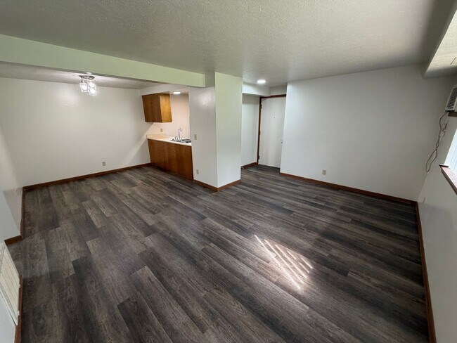 Building Photo - 2207 Spansail Dr