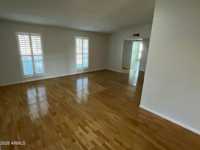 Building Photo - 10645 W Sequoia Dr