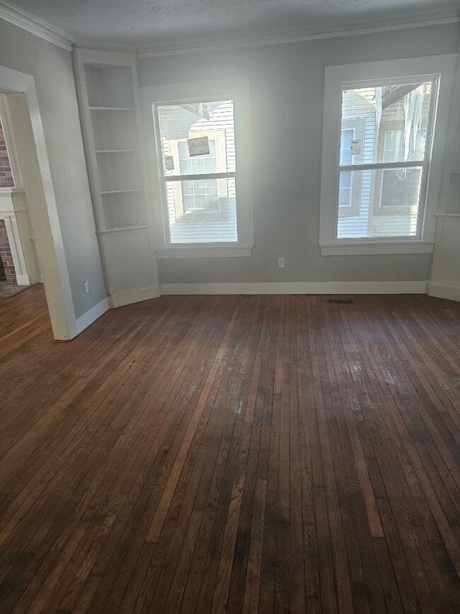 Building Photo - 123 Division Ave