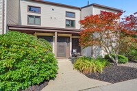 Building Photo - 125 Stringham Rd