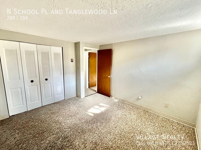 Building Photo - 343 N School Pl