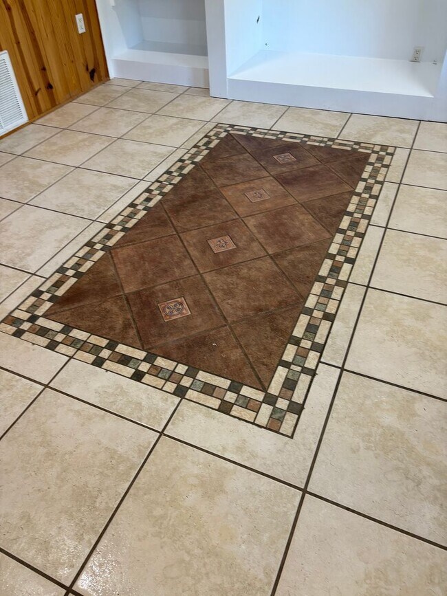 Building Photo - 2 Bedroom 2 Bath Home in Kill Devil Hills