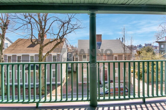 Building Photo - 19 Arnold St