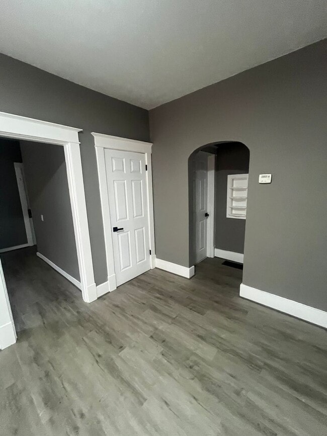 Building Photo - Gorgeous Updated 3 bedroom house!