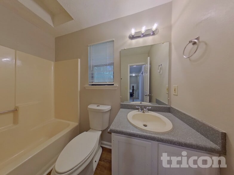 Building Photo - 259 Brooks St