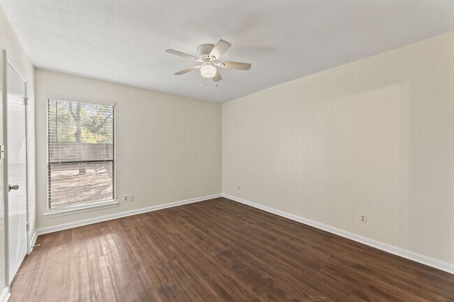 Building Photo - AUS2518 Howellwood