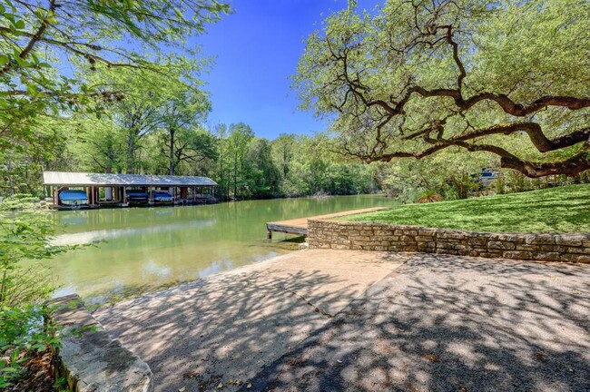 Building Photo - 5609 Courtyard Cove