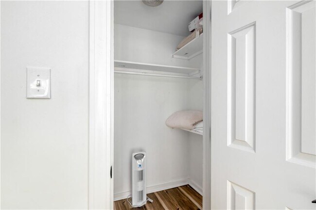 Building Photo - 119 Ashland Dr NE