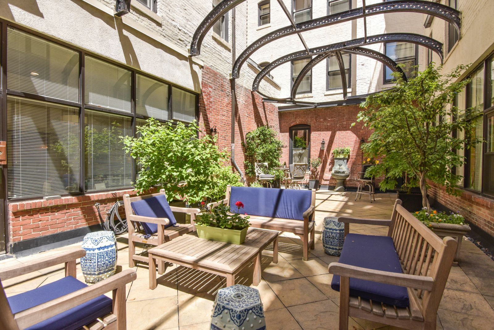 Building Photo - 416 Commonwealth Ave