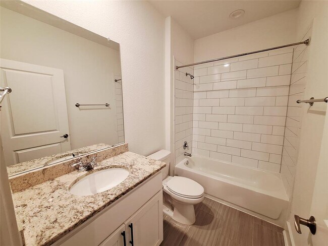 Building Photo - 1221 Brasano Pl