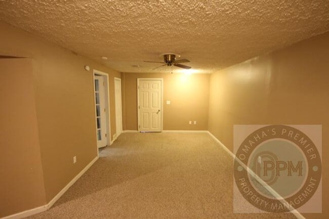 Building Photo - 3Bd/2Ba near 84th & I-80