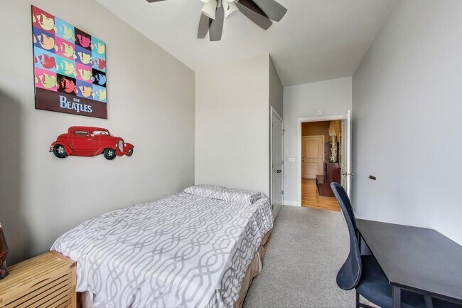 Building Photo - 4814 N Damen Ave