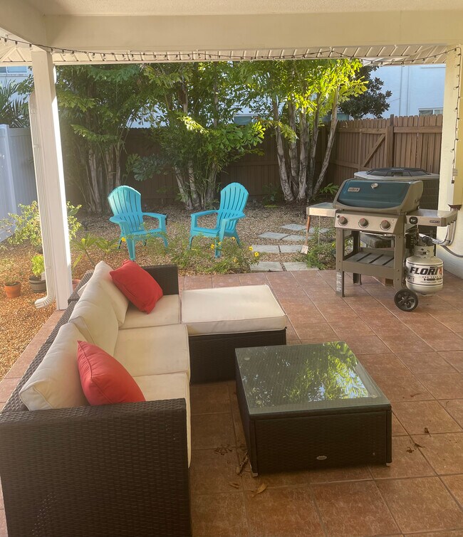 Building Photo - 110 42nd Ave N