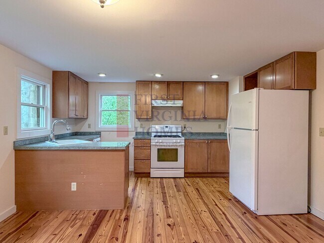 Building Photo - 2Bed/1Bath Scottsville Rental