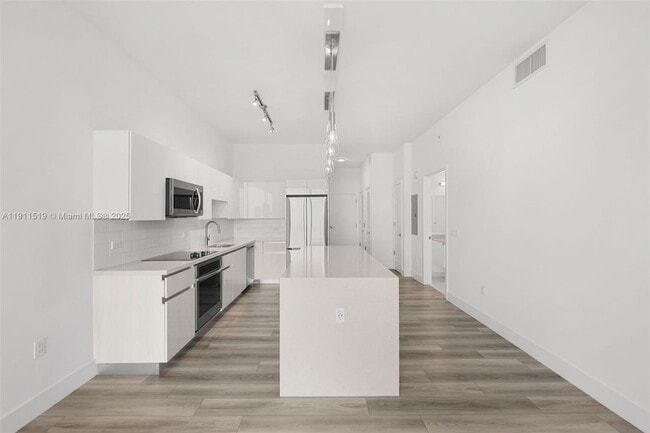 Building Photo - 101 Diplomat Pkwy