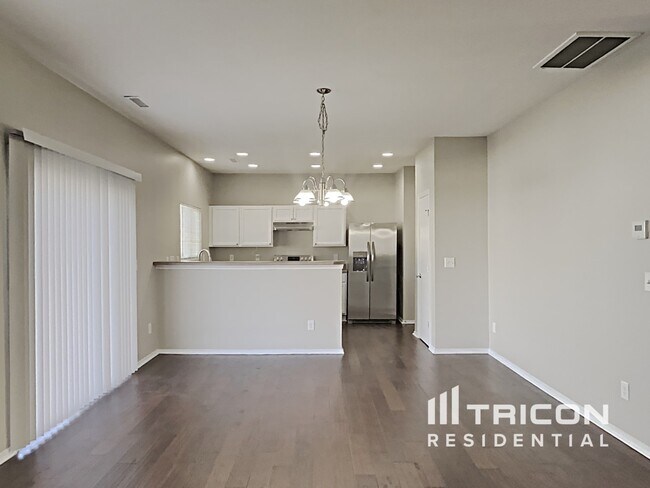 Building Photo - 526 Kerriann Ln